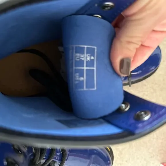 New ! Women's Dr. Martens 1460 Patent Leather Lace Up Boots Blue Lucido, size 6 - Picture 7 of 9